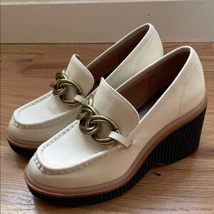 Dolce Vita Cream Platform Loafer with Gold Chain